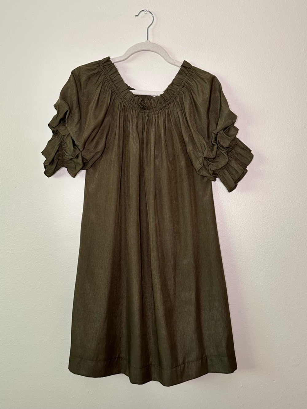 NWT Mersea Tulum Ruffle popover dress in olive green size Small. Fabric belt. - Picture 5 of 6